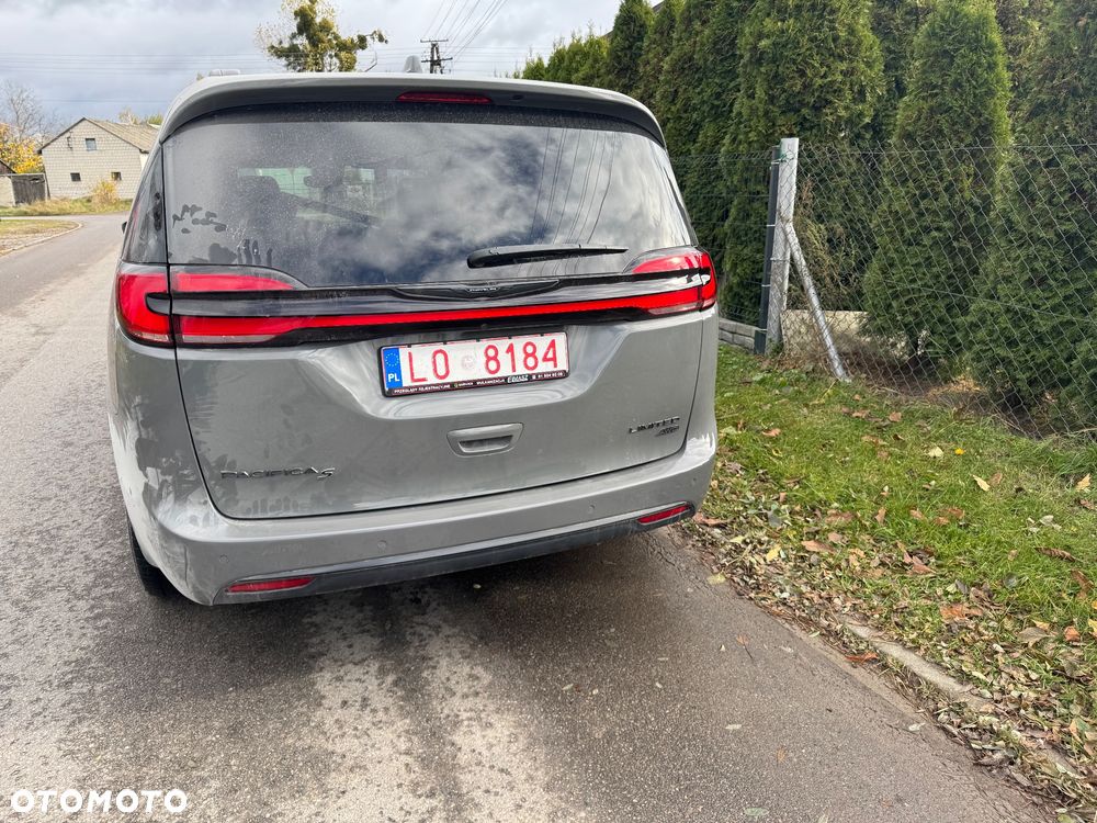 Chrysler Pacifica - 4