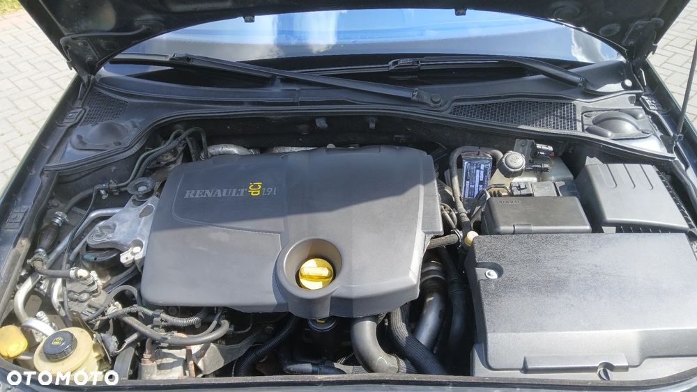 Renault Laguna 1.9 dCi FAP Emotion - 23