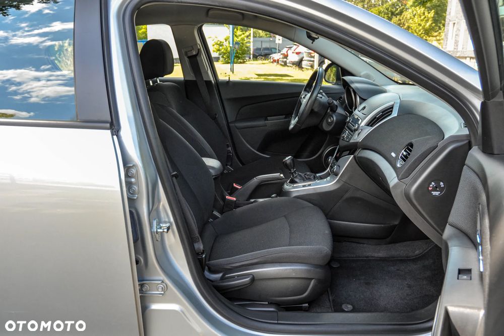 Chevrolet Cruze - 11