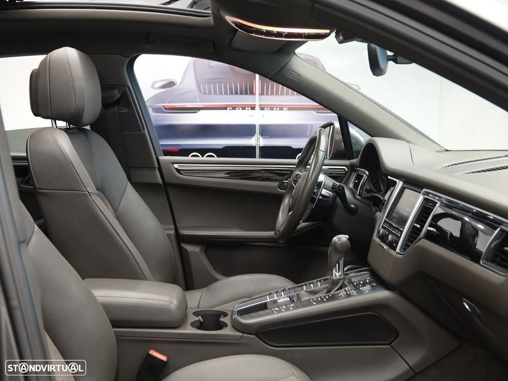 Porsche Macan S - 30