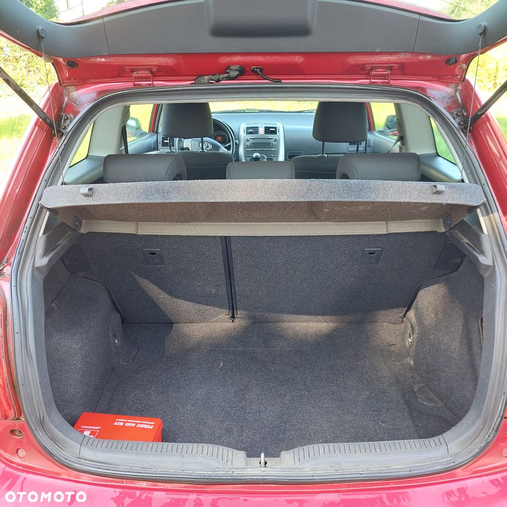 Toyota Auris 2.2 D-4D D-CAT - 6