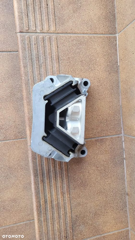 PODUSZKA SILNIKA IZOLATOR DRGAŃ MAN 81962100674 ORG NOWA - 1