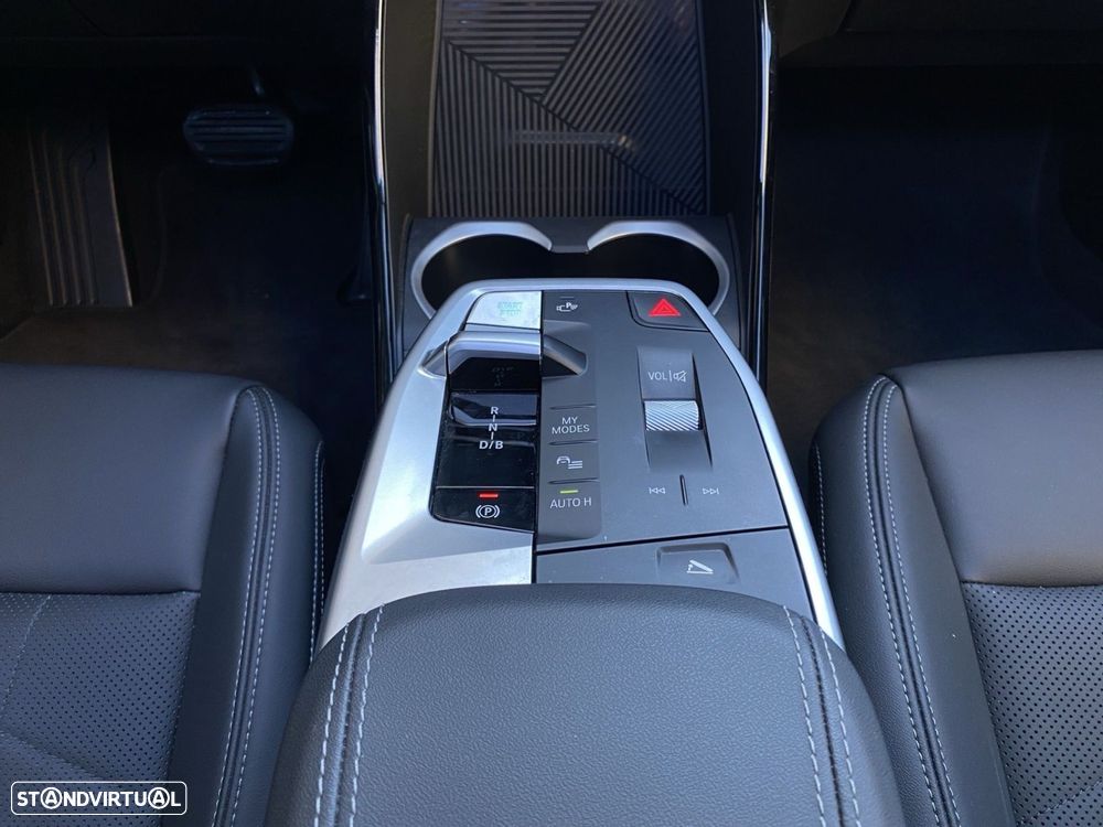 BMW iX1 eDrive20 xLine - 13