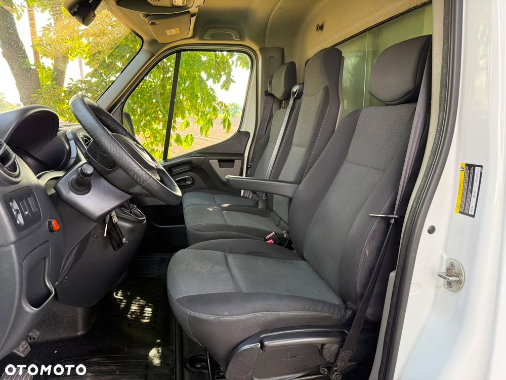 Nissan NV400 - 19