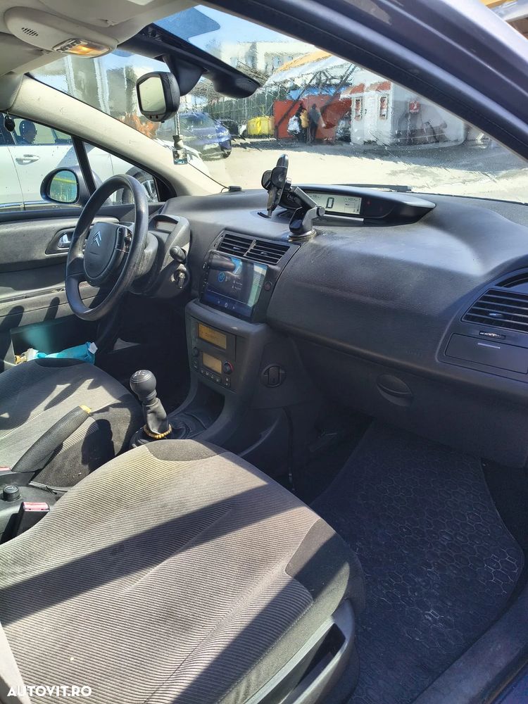Citroën C4 1.4i 16V SX - 8