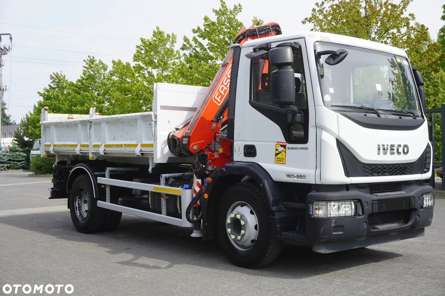 Iveco Eurocargo 160-250 / HDS Fassi F95 / 120 tys. km / wywrotka 3-stronna - 12