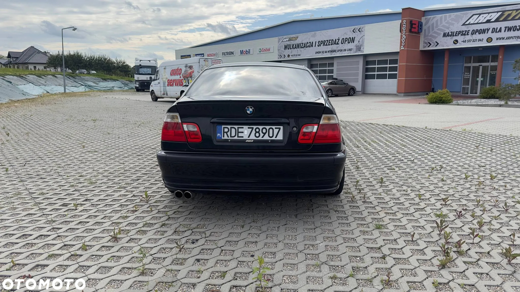BMW Seria 3 330i - 5