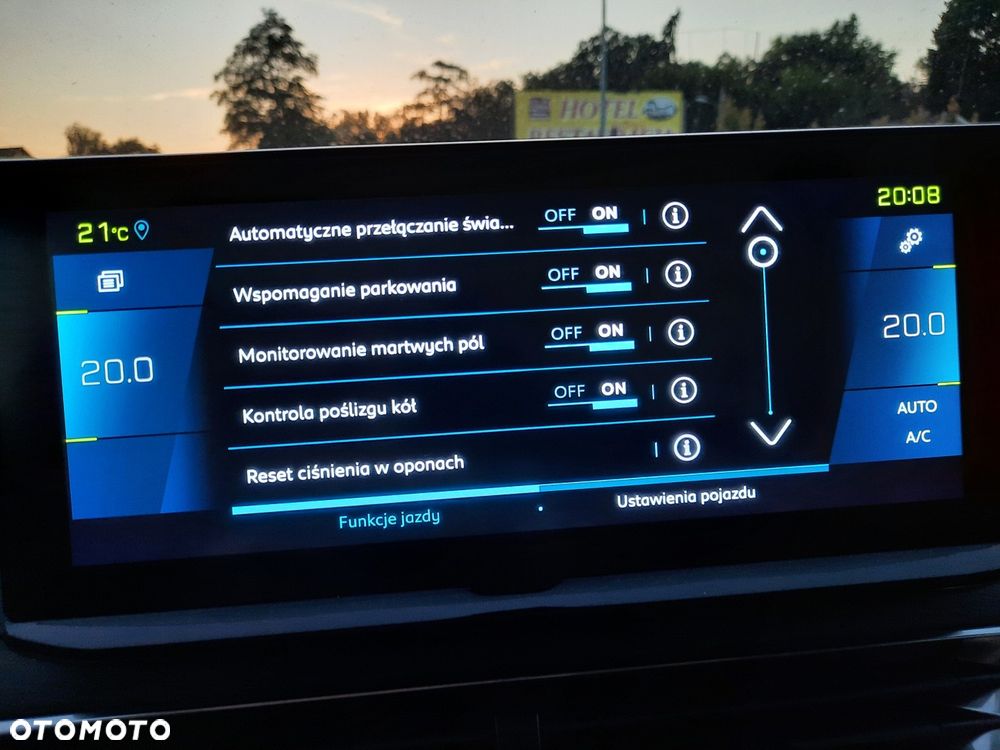 Peugeot 3008 1.6 PureTech HYbrid Allure S&S EAT8 - 34