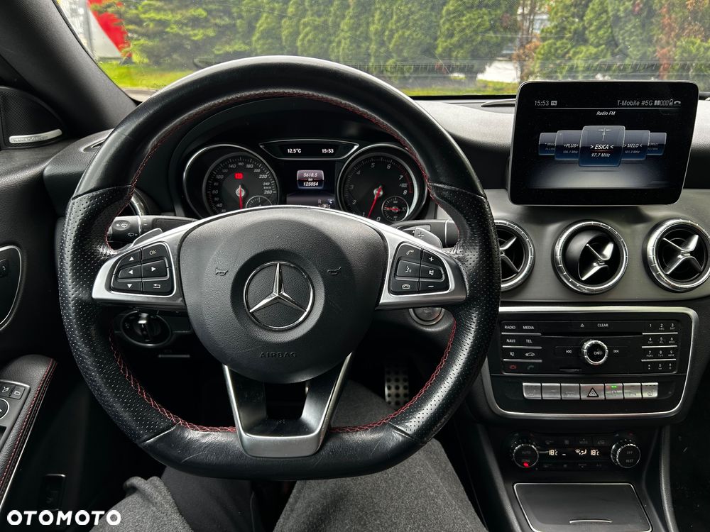 Mercedes-Benz CLA 220 4-Matic - 5