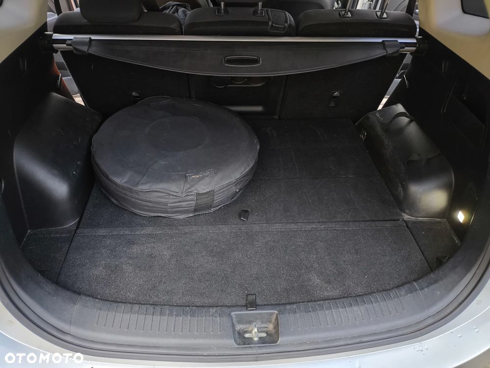 Kia Carens 1.7 CRDi L - 10