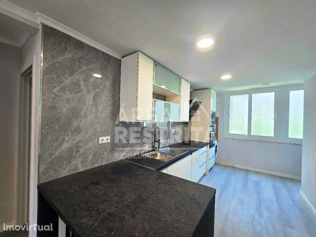 Apartamento T2, Totalmente Remodelado, em Benfica - Grande imagem: 2/14