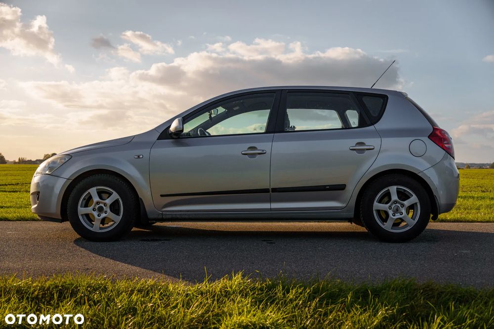 Kia Ceed - 7