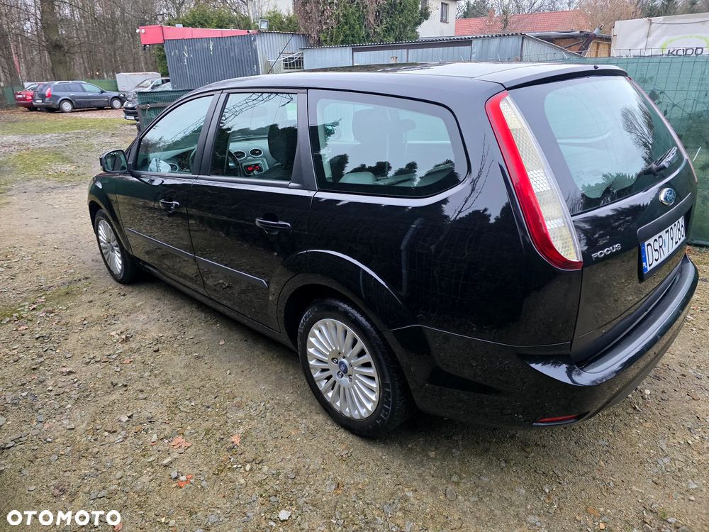 Ford Focus 1.8 Titanium - 3