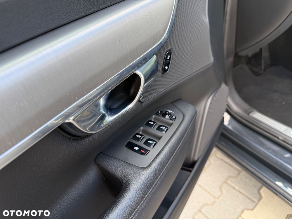 Volvo V90 D4 Geartronic Momentum - 25