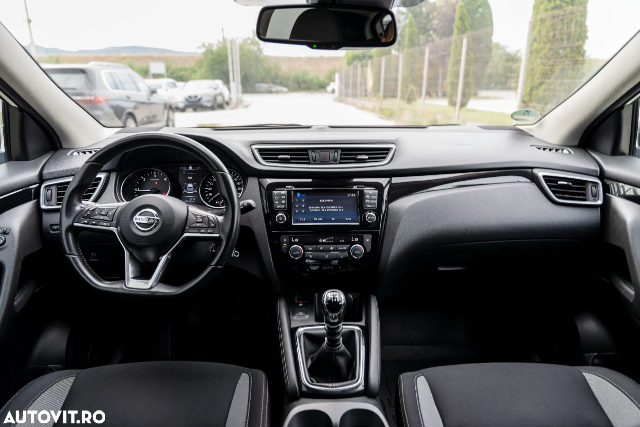 Nissan Qashqai 1.6 DCI N-Connecta - 6