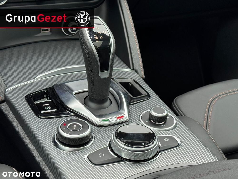 Alfa Romeo Stelvio - 23