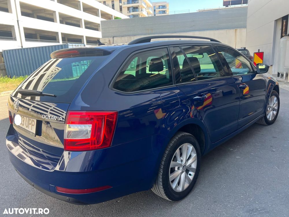 Skoda Octavia 1.6 TDI DSG Ambition - 4
