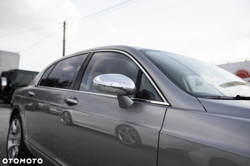 Bentley Flying Spur - 10