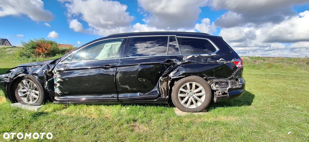 Volkswagen Passat - 35
