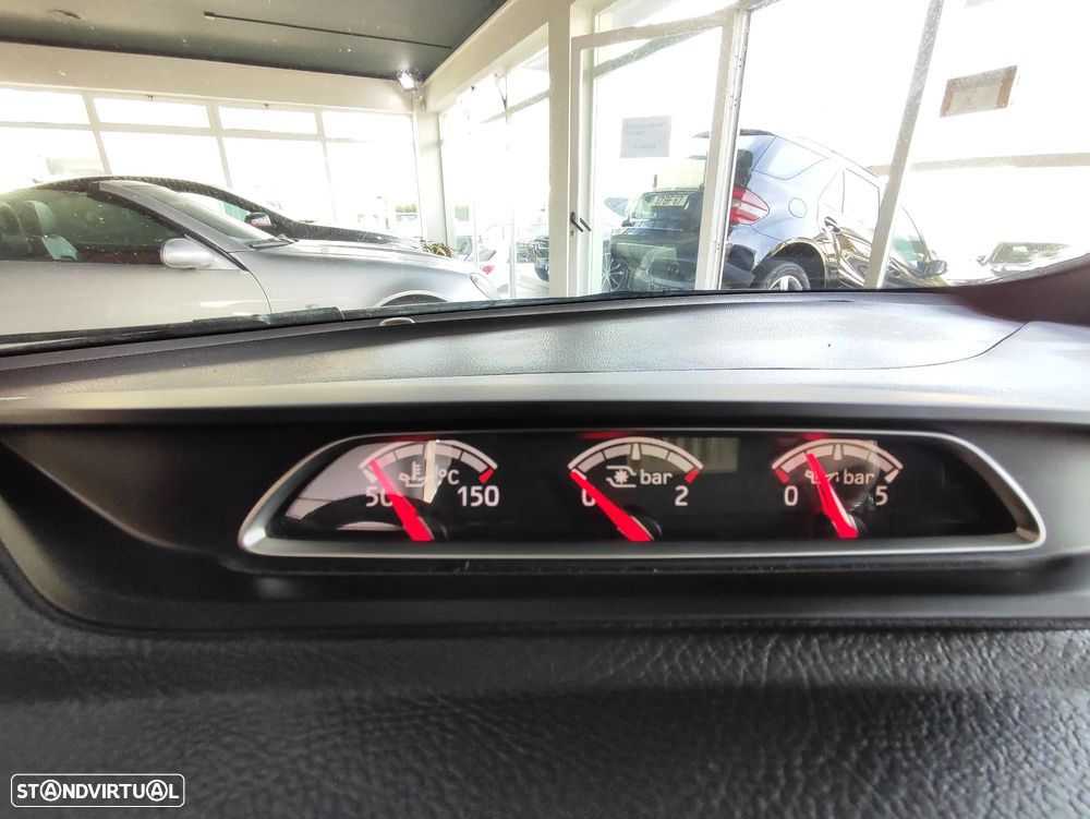 Ford Focus 2.0 EcoBoost ST c/ Pack Pele Desportiva - 31