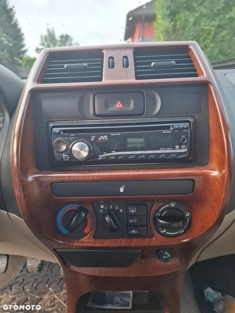 Nissan Terrano - 11