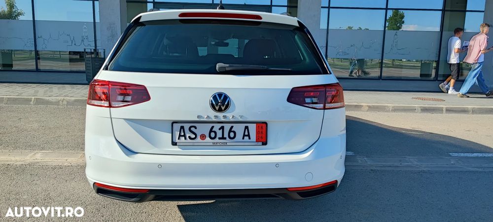 Volkswagen Passat 2.0 TDI SCR DSG Conceptline - 18