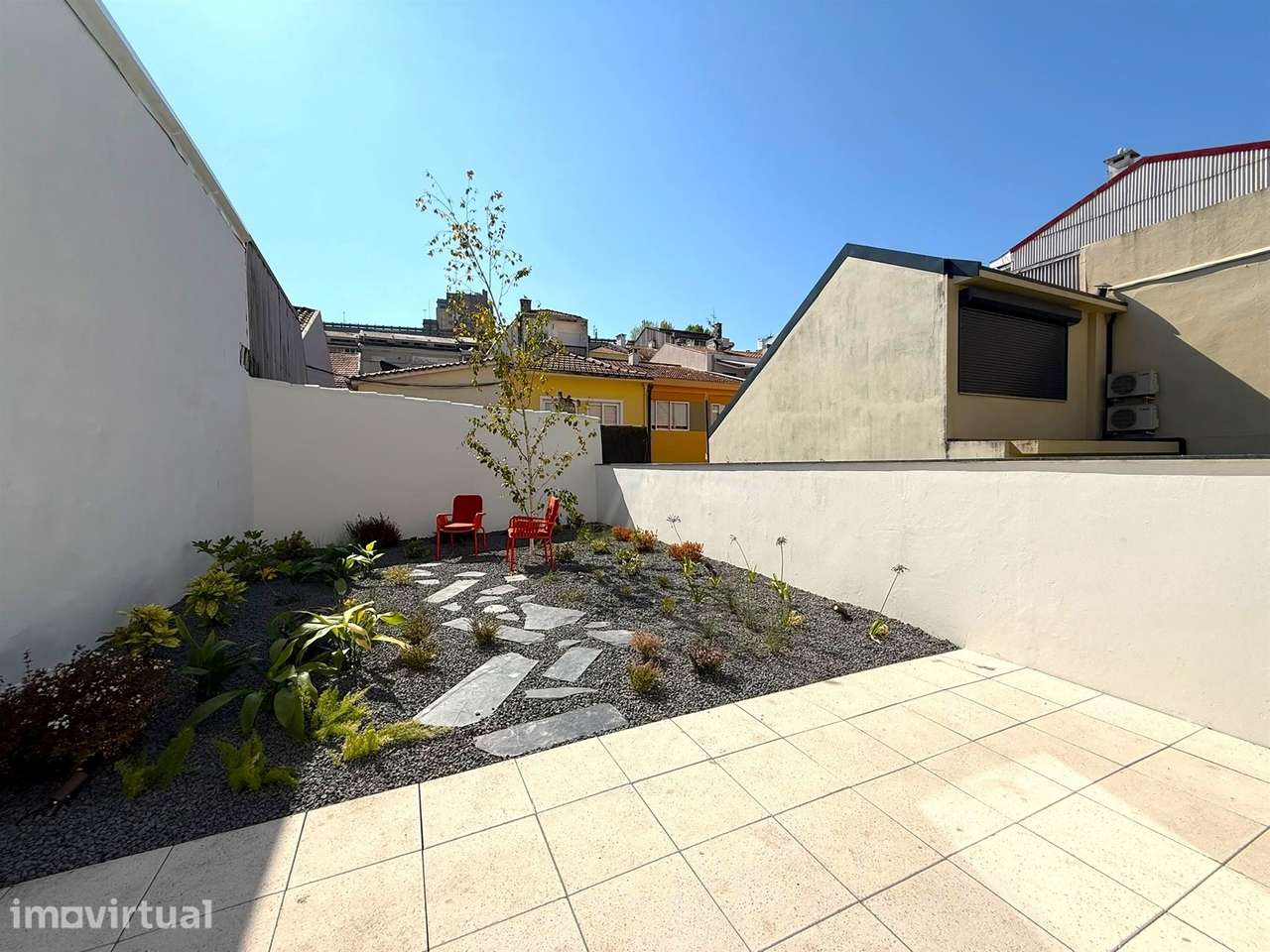 T1+2 | Remodelado e decorado com Jardim | Metro Campo 24 de Agosto | P - Grande imagem: 5/24