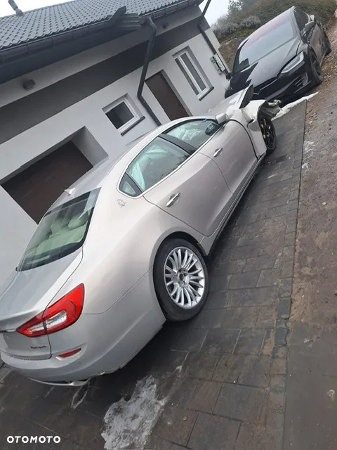 Maserati Quattroporte - 5