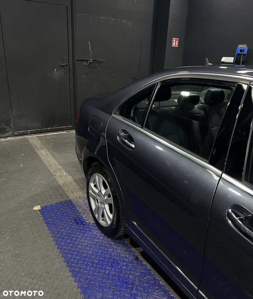 Mercedes-Benz Klasa C 220 CDI DPF Automatik Avantgarde - 14