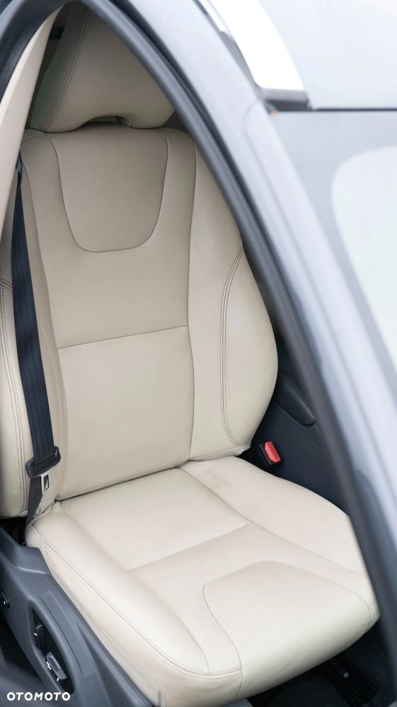 Volvo XC 60 D4 AWD Summum - 19
