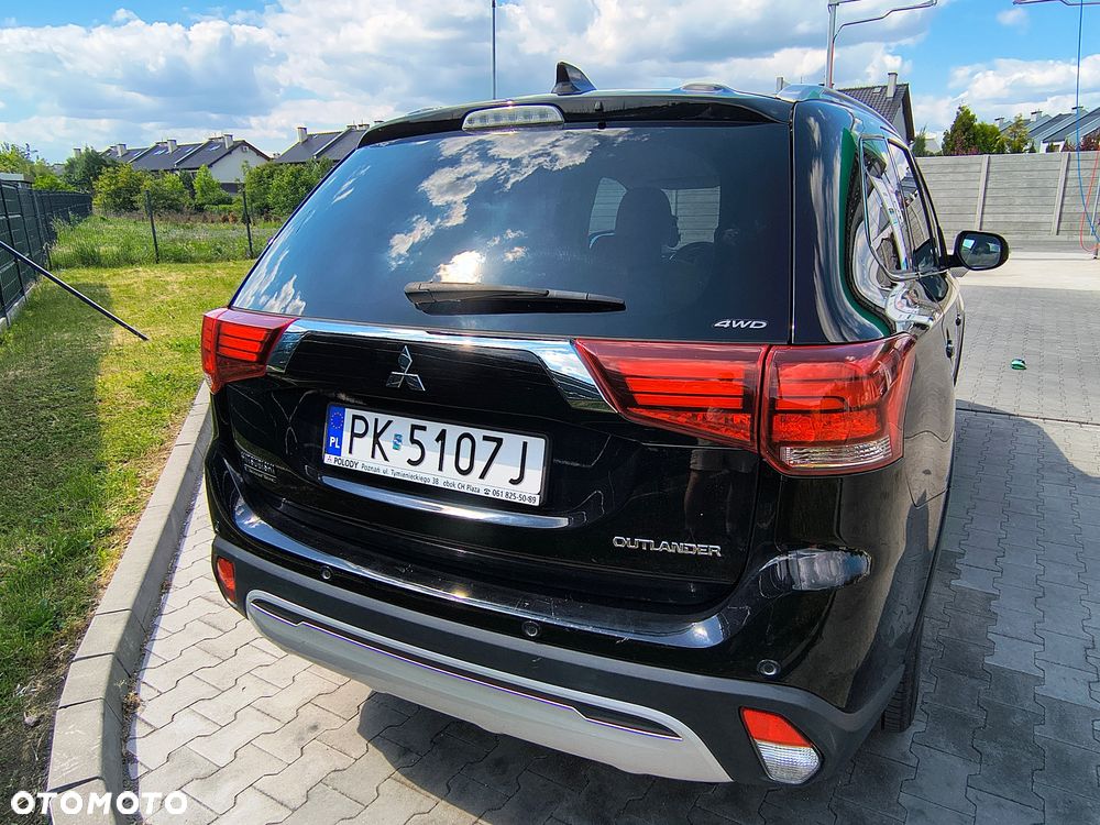 Mitsubishi Outlander 2.0 Instyle + 4WD CVT - 6