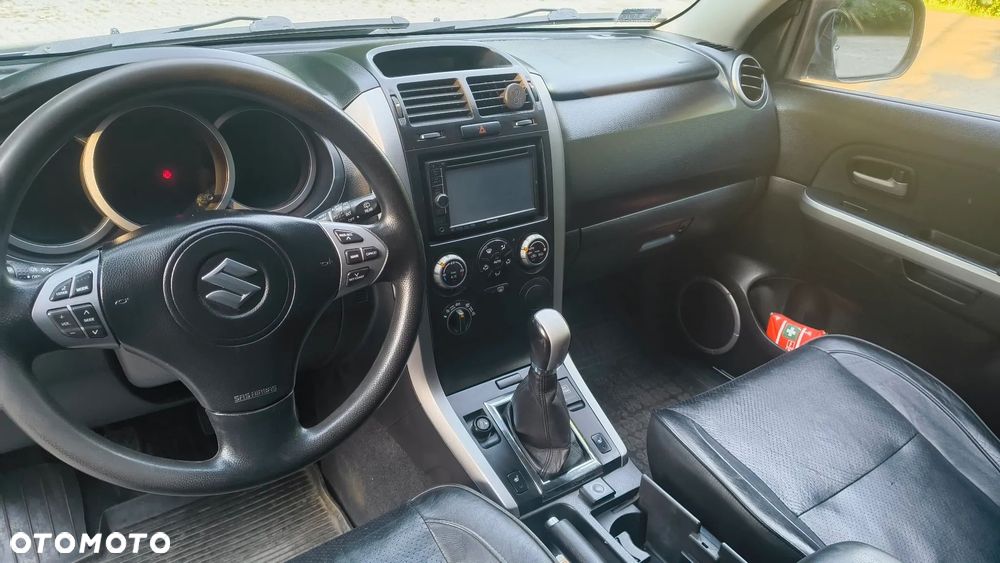 Suzuki Grand Vitara 2.0 - 39
