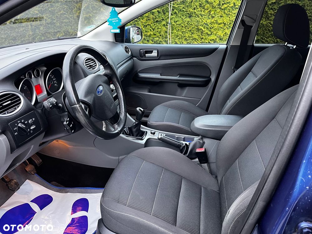 Ford Focus 1.8 Titanium - 10