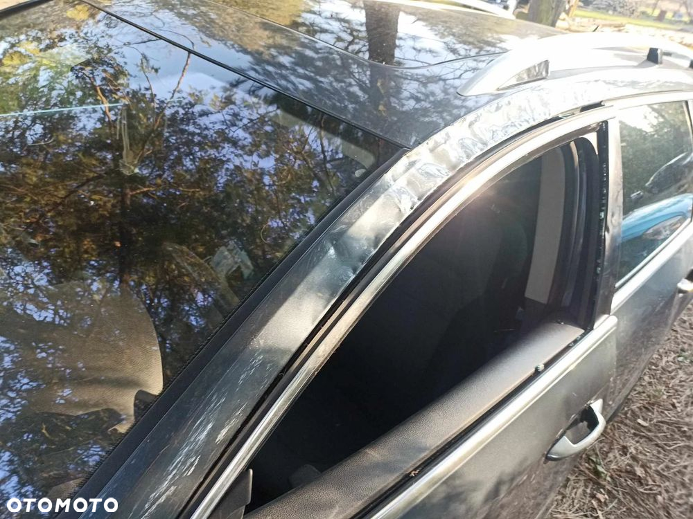 Volkswagen Passat 2.0 TDI Highline - 16