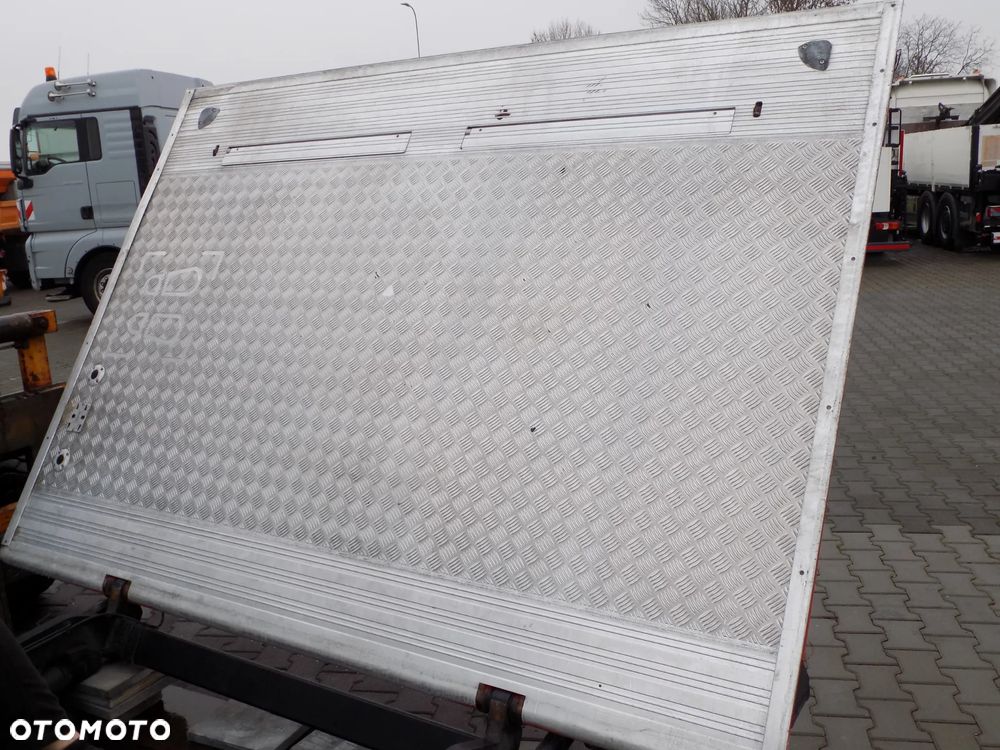 MAN BURTOFIRANKA  ZABUDOWA - 4