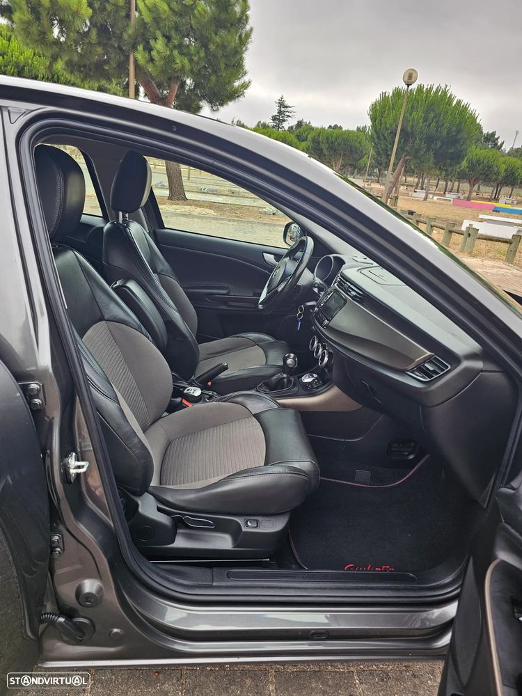 Alfa Romeo Giulietta 2.0 JTDM Exclusive TCT - 8