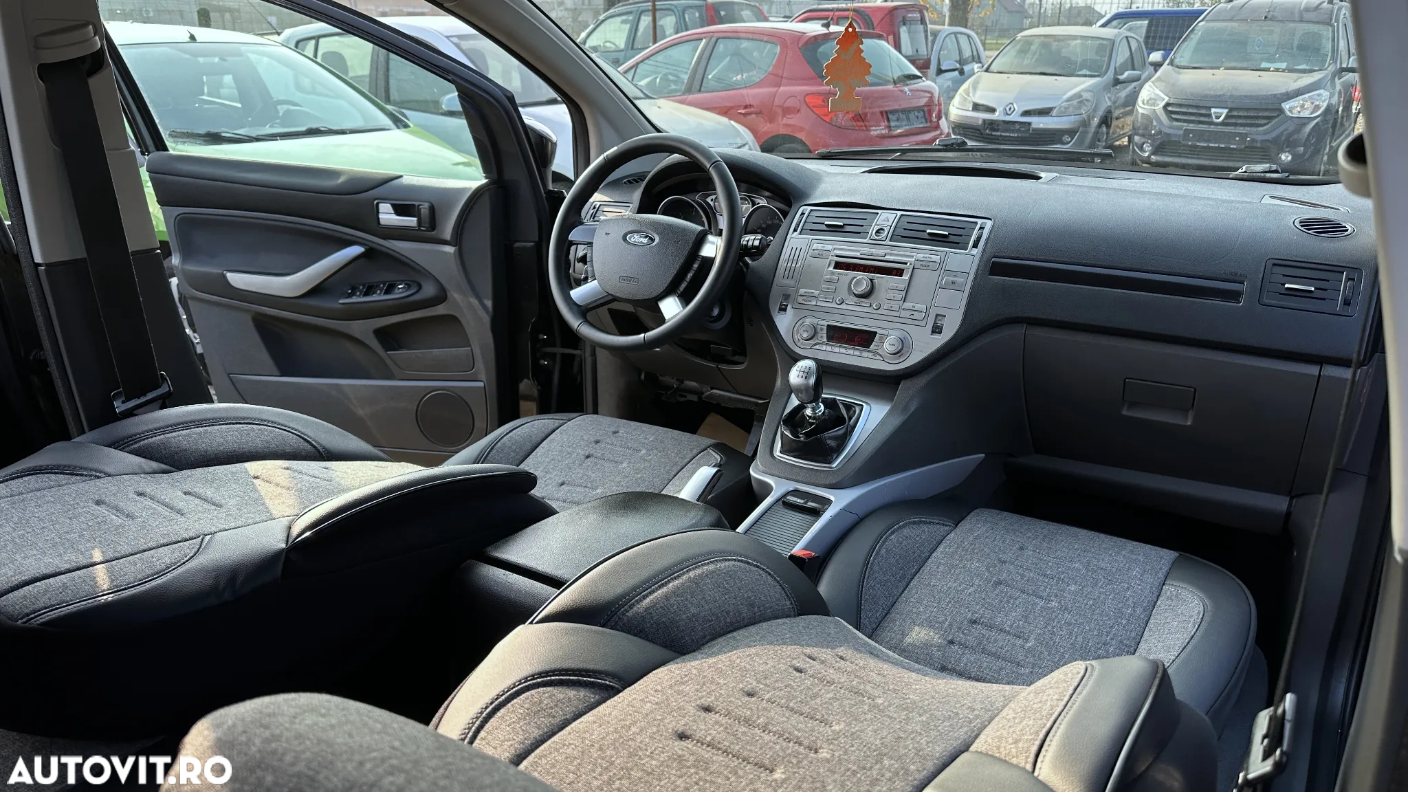 Ford Kuga 2.0 TDCi 2x4 Titanium - 5
