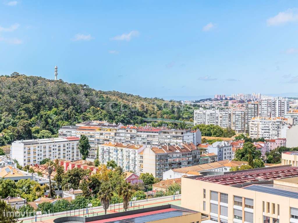 Apartamento T4, totalmente remodelado, vista sobre Monsanto, São Do... - Grande imagem: 4/27