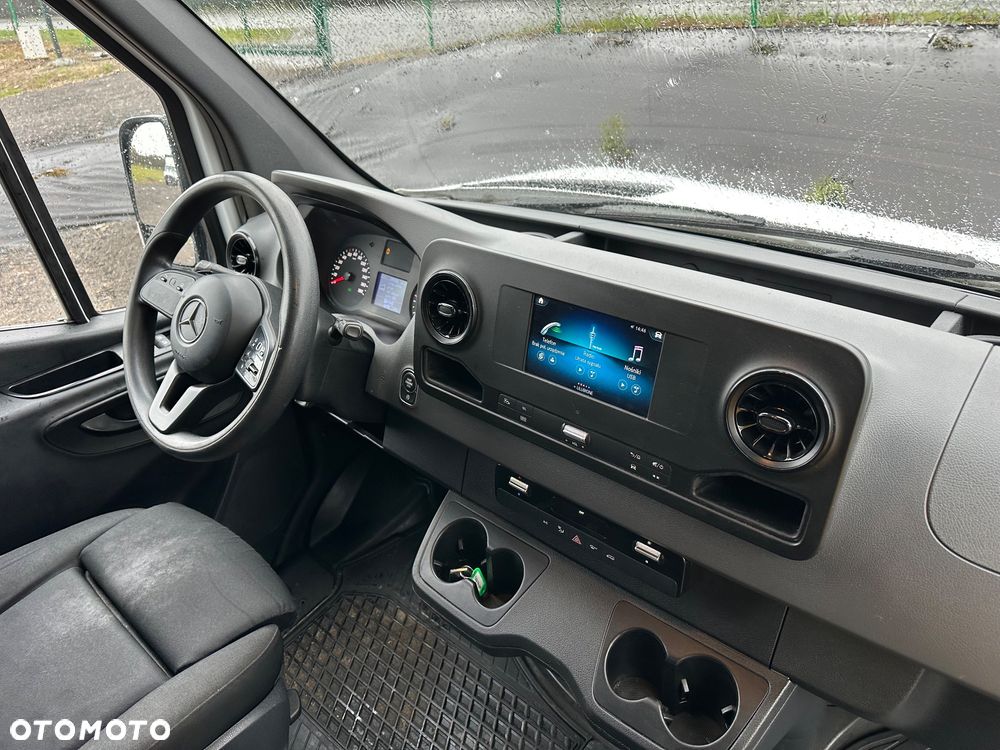 Mercedes-Benz Sprinter - 23