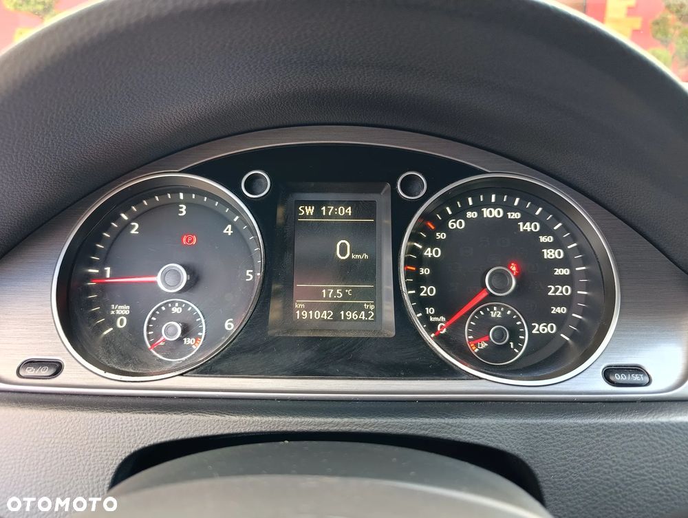 Volkswagen Passat - 29