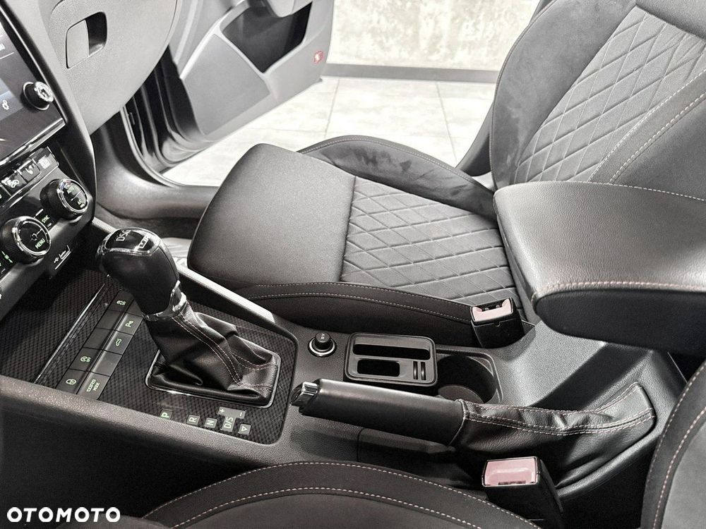 Skoda Octavia 2.0 TDI 4x4 RS Challenge DSG - 29