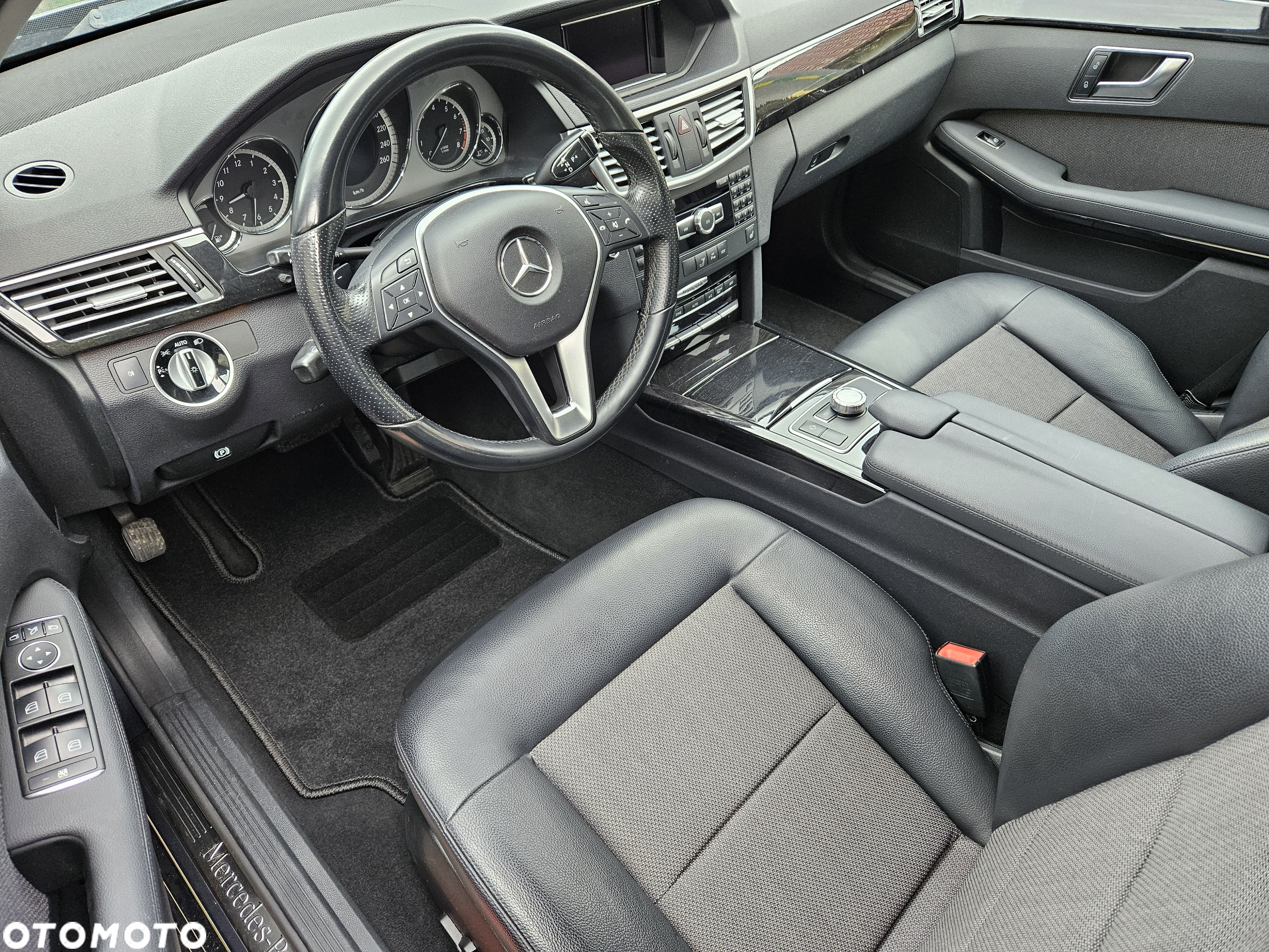 Mercedes-Benz Klasa E - 33