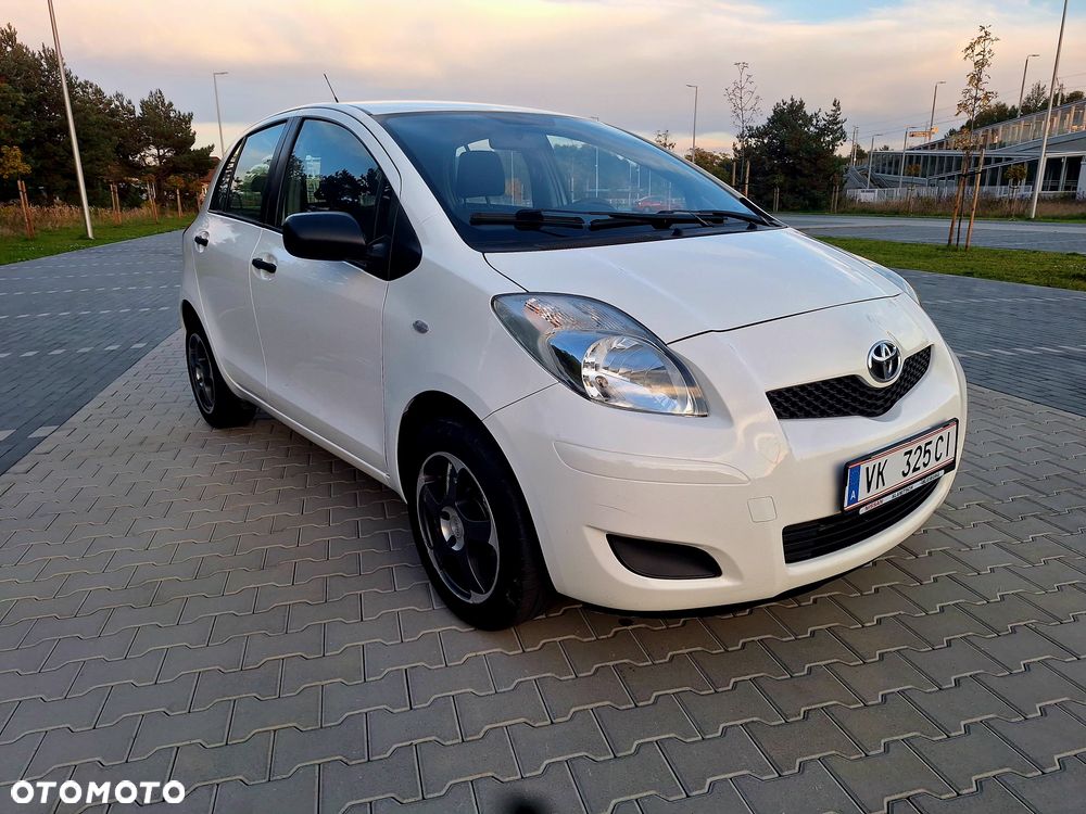 Toyota Yaris - 16