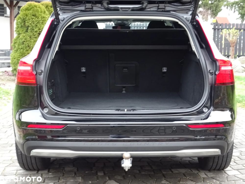 Volvo V60 Cross Country B4 D AWD Plus - 34