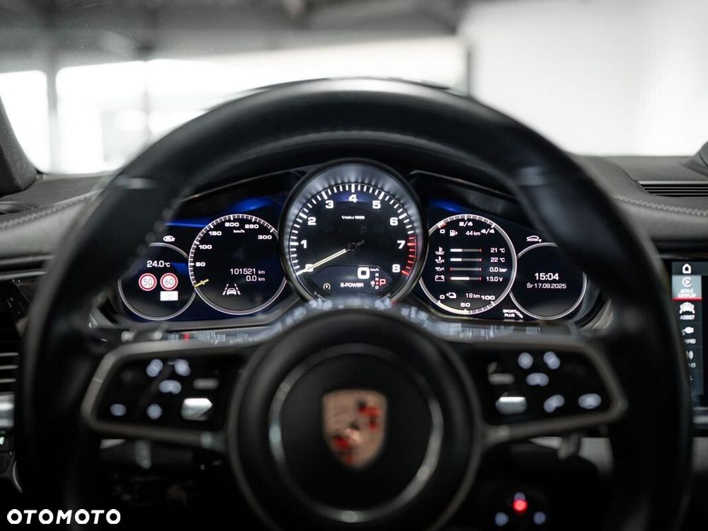 Porsche Panamera 4 E-Hybrid 10 Years Edition - 27