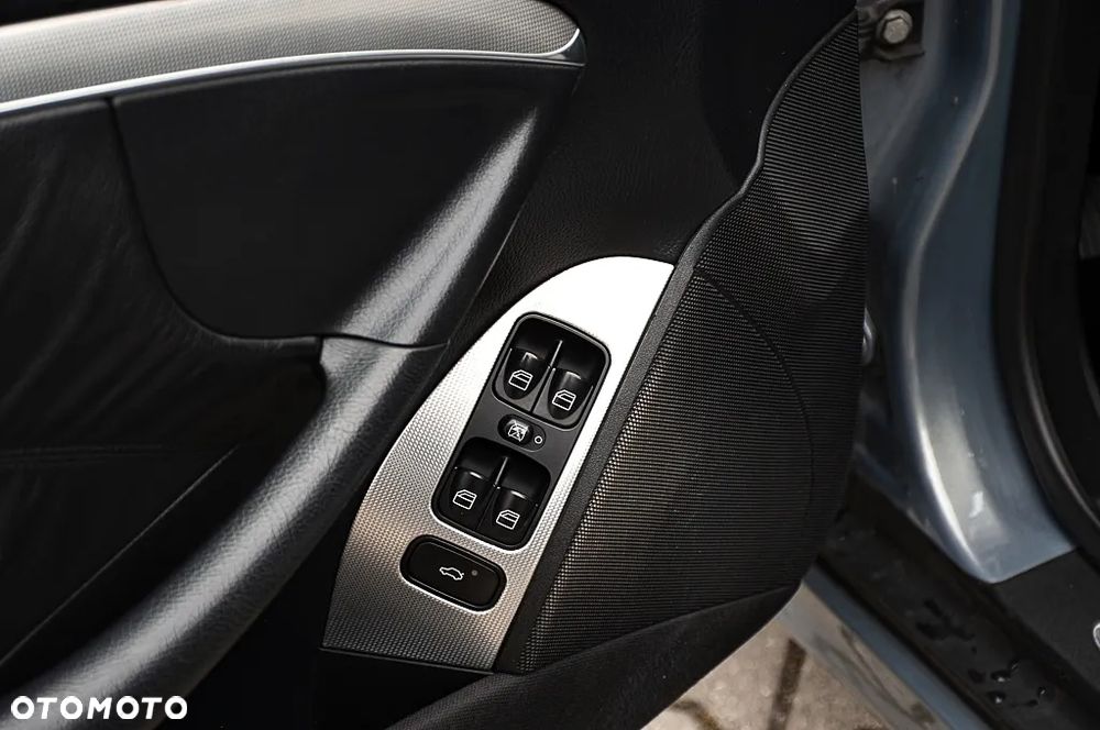 Mercedes-Benz CLK 320 CDI 7G-TRONIC Avantgarde - 24