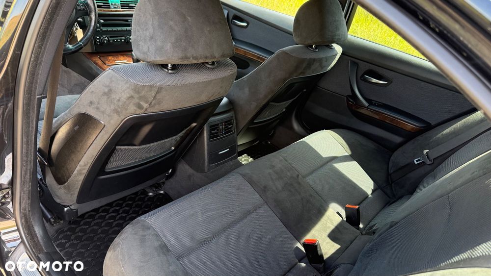 BMW Seria 3 320d - 25