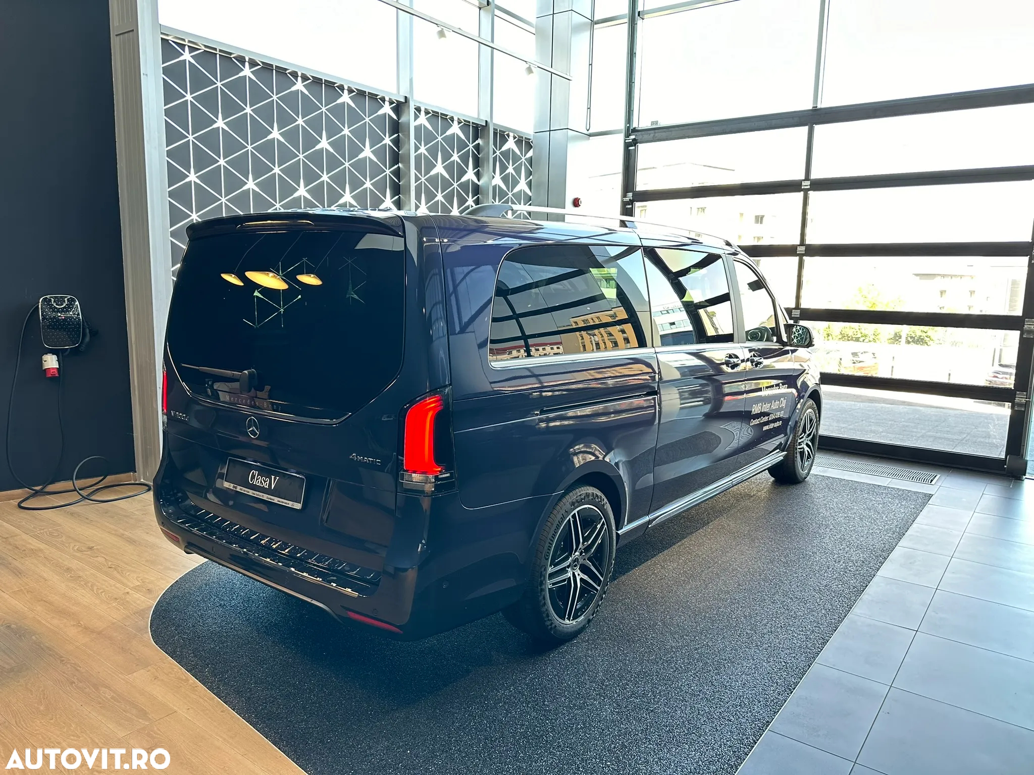 Mercedes-Benz V - 4
