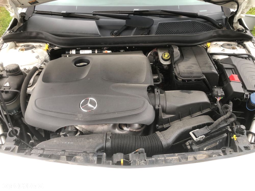 Mercedes-Benz CLA 200 AMG Line - 14