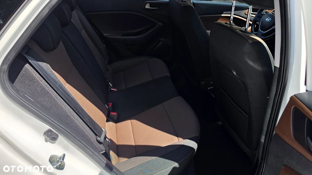 Hyundai i20 1.4 Automatik Trend - 17